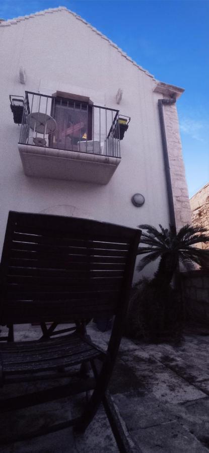 Ferienwohnung Casa Torre Di Mactheus Petraro Giovinazzo Exterior foto